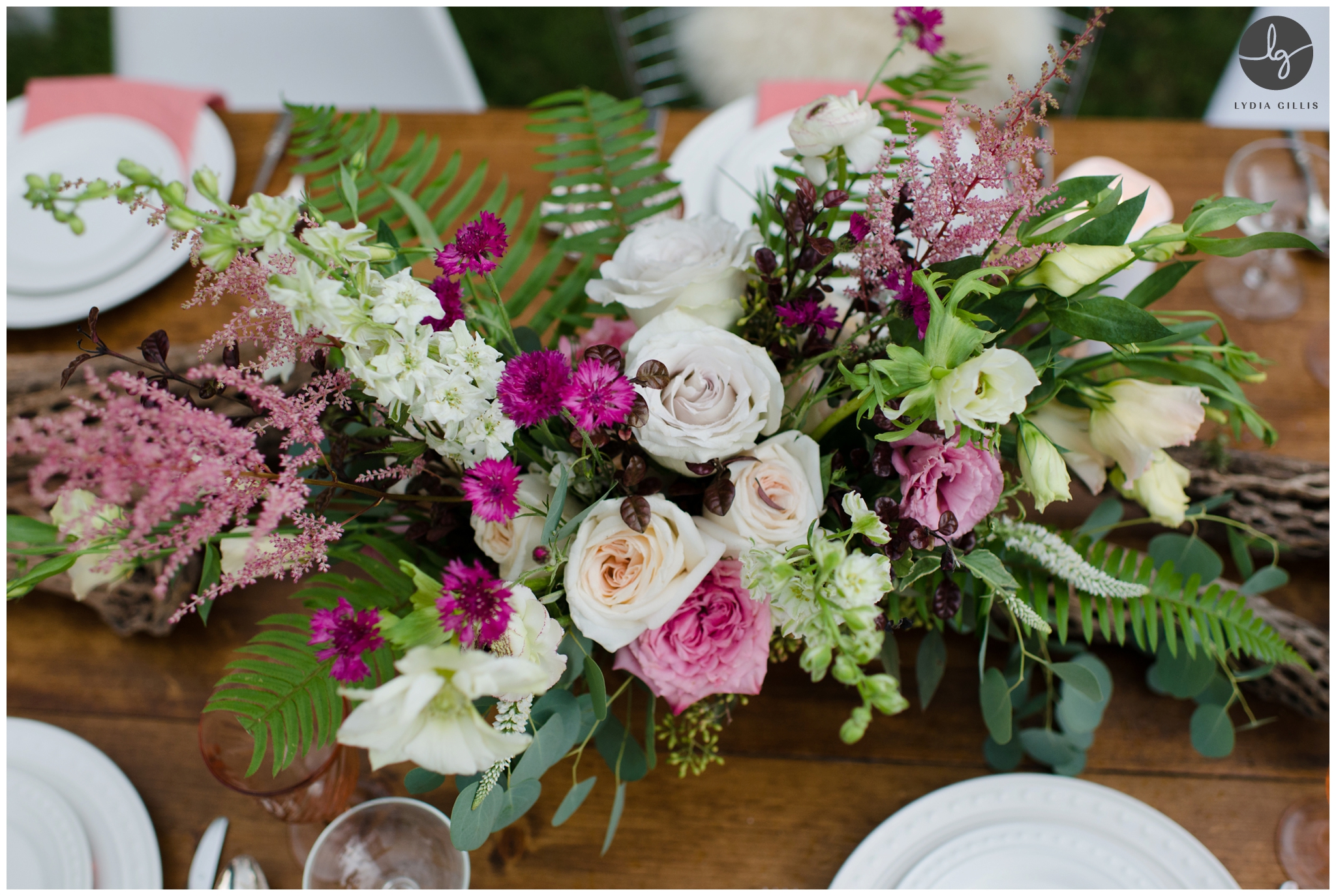 pink floral and table escape photos, Tremaine Ranch wedding photos | Lydia Gillis Photographer