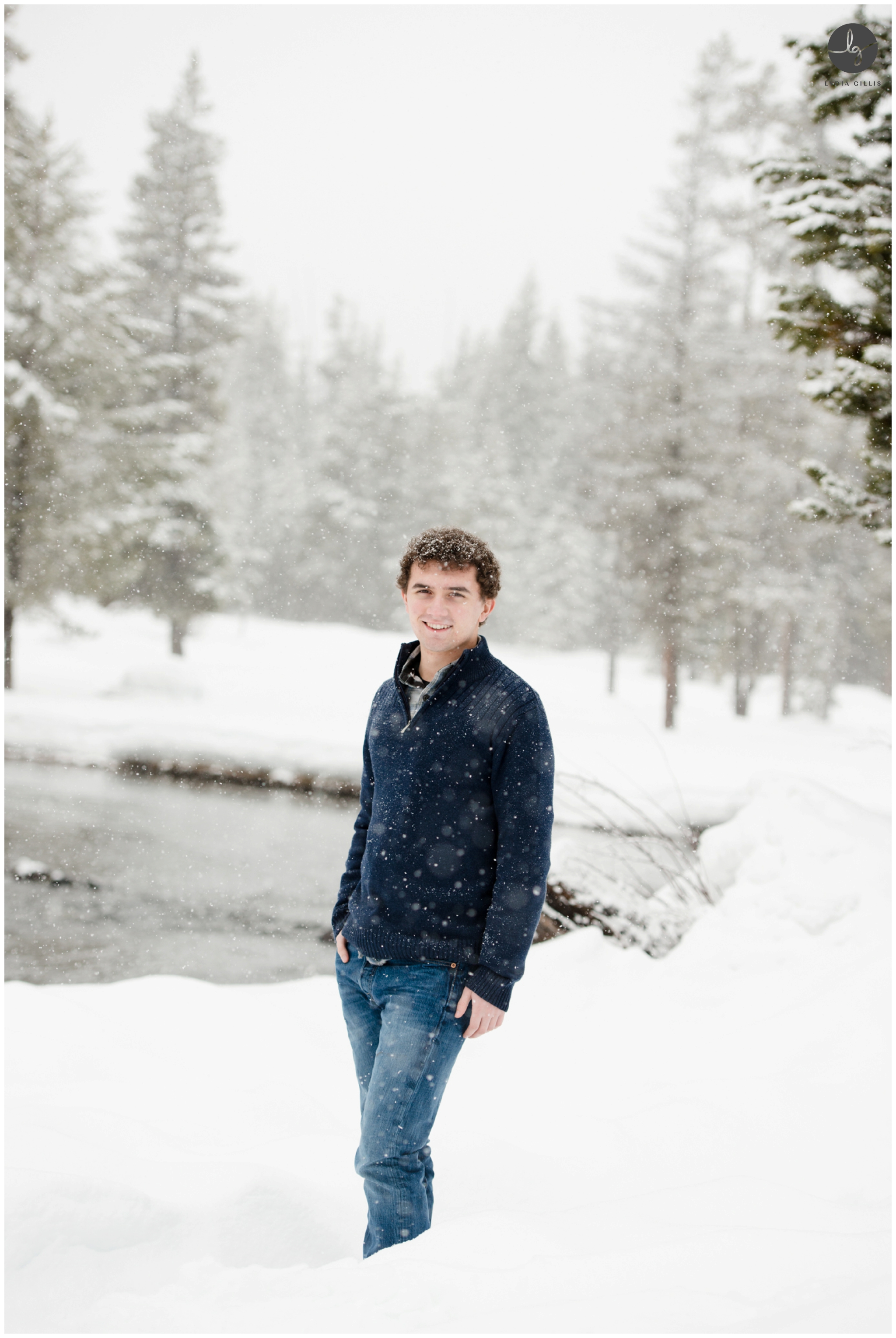 Pictures of senior boy in the snow | Lydia Gillis Photography