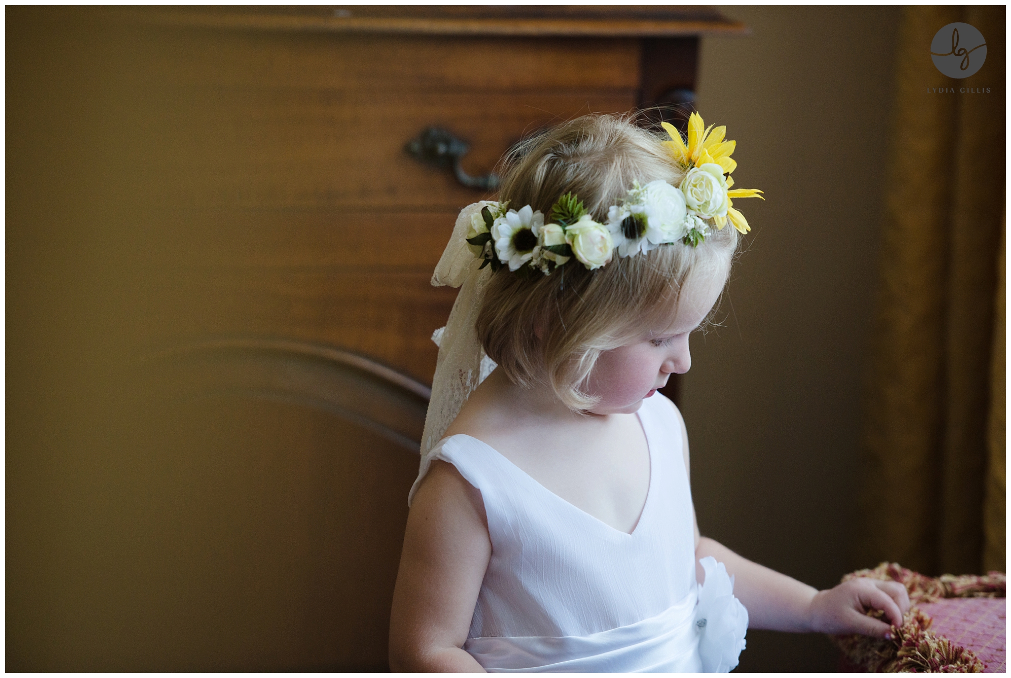 Mckenzie Oak Ranch Wedding, Pictures of flower girls | Lydia Gillis Photography 