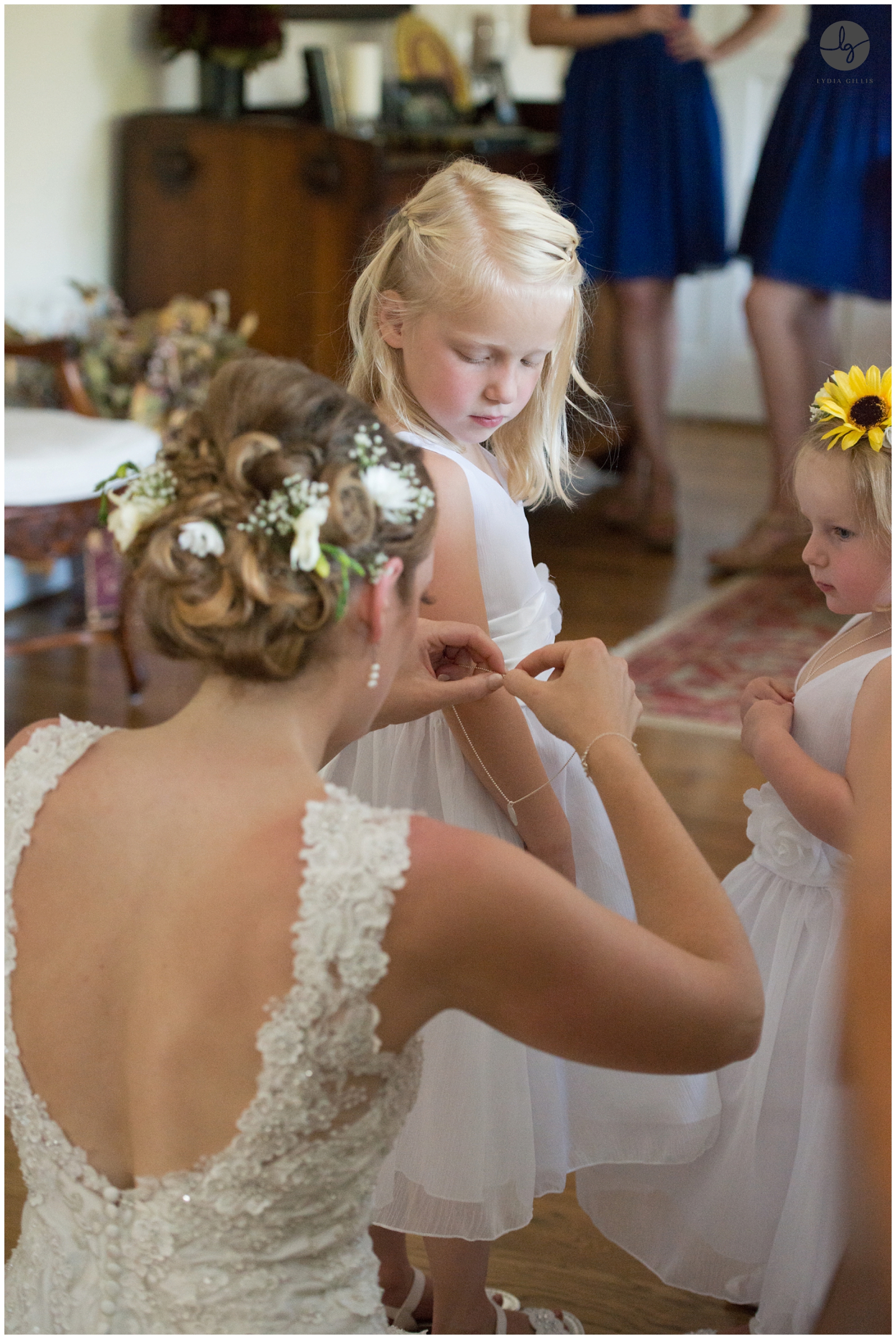 Pictures of flower girls | Lydia Gillis Photography 