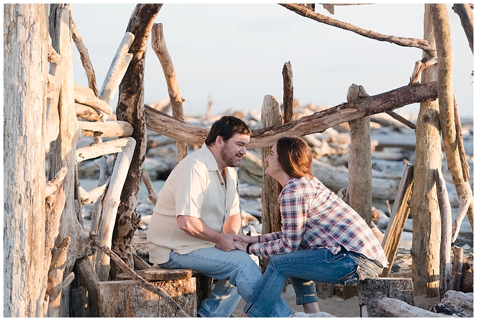 engagement session in florence north jetty oregon photographed by eugene wedding photographer Lydia Gillis