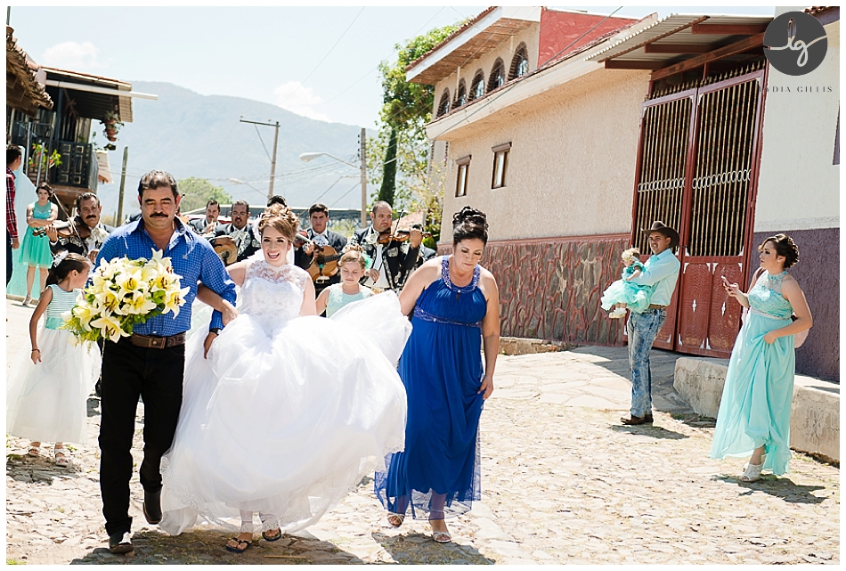 Destination Wedding Photographer , Picture of family