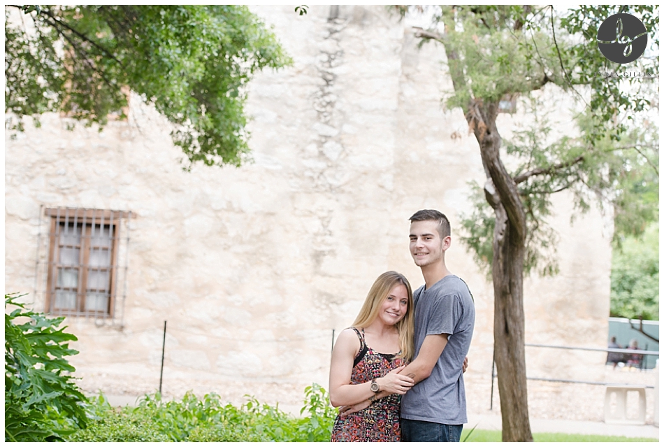 Alamo Mission in San Antonio couples pictures