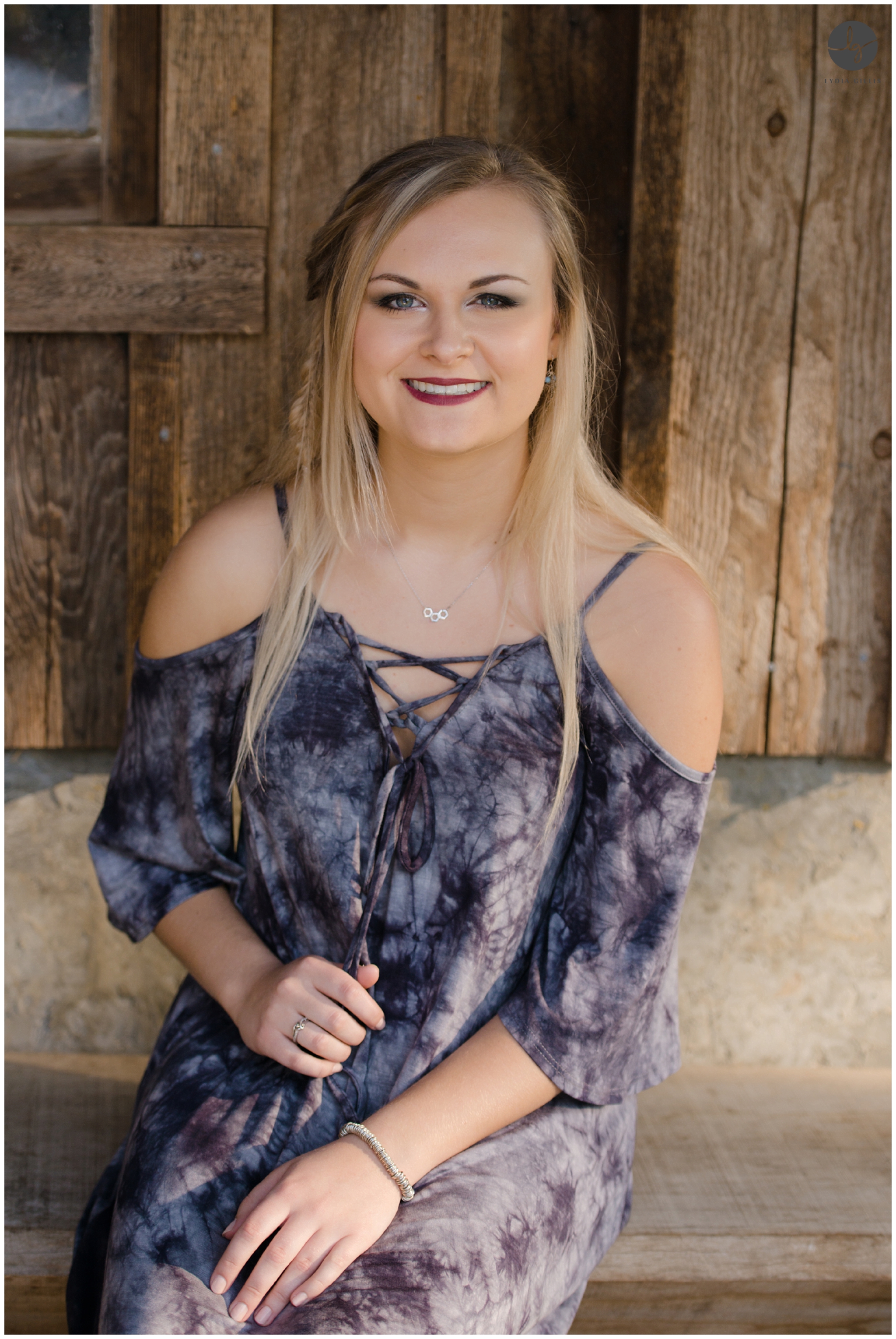 outdoor picture of senior girl photographed by eugene senior photographer, Lydia Gillis