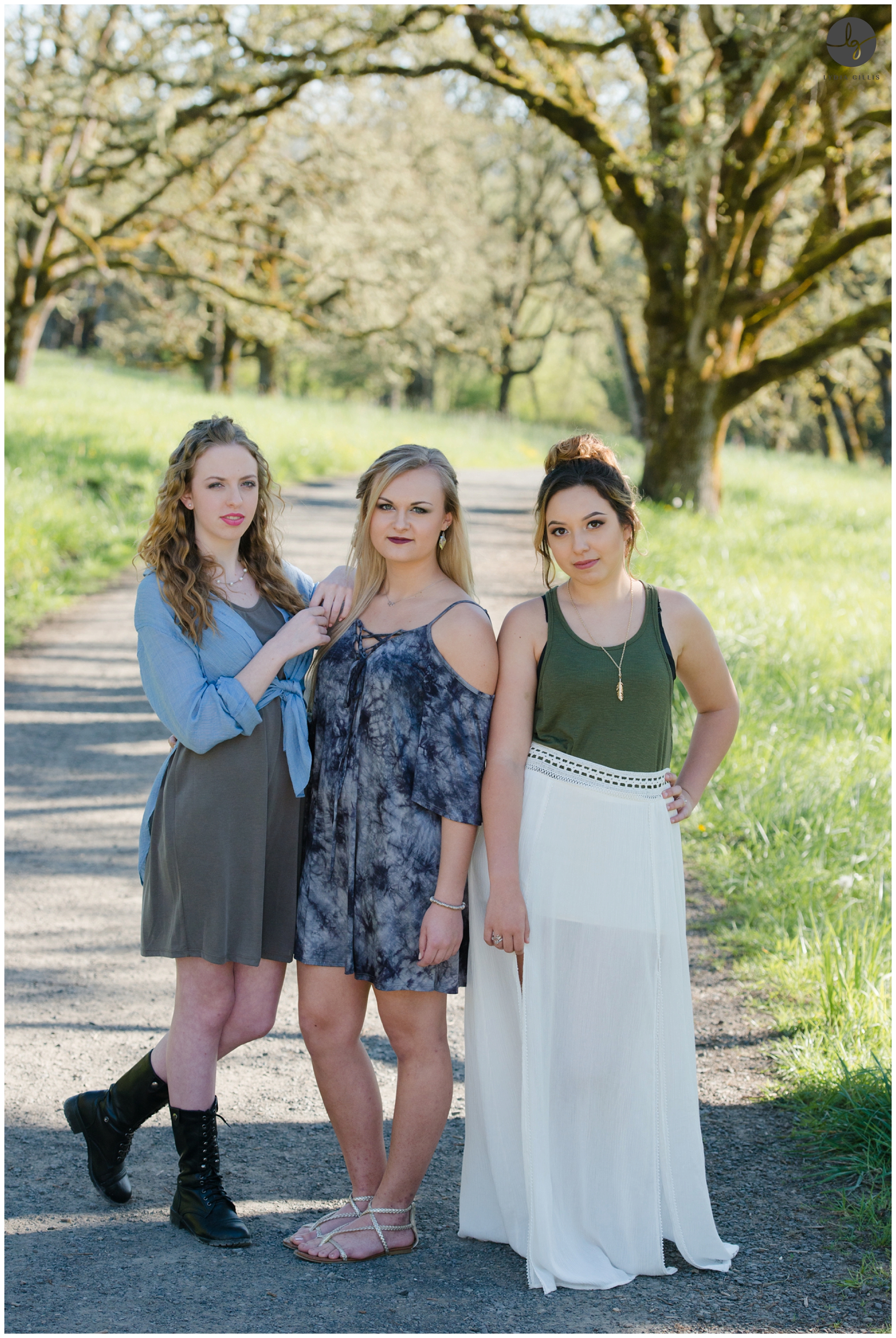 outdoor senior group pictures photographed by Eugene Senior Photographer, Lydia Gillis