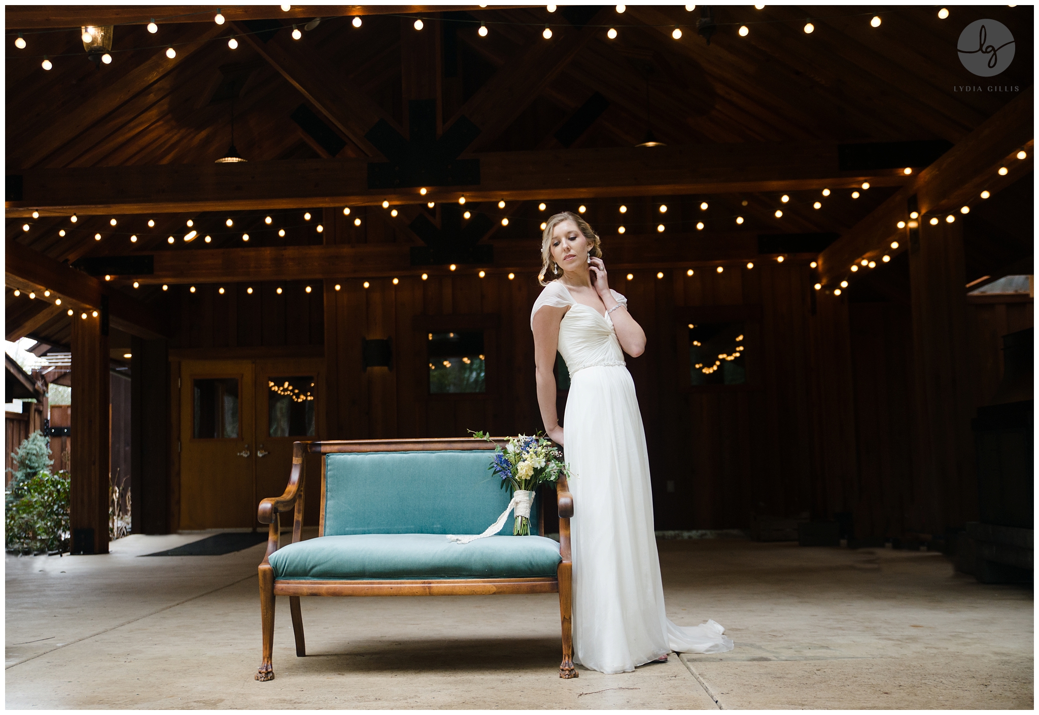 eugene wedding rental, teal velvet chair. Eugene wedding photographer, Lydia Gillis